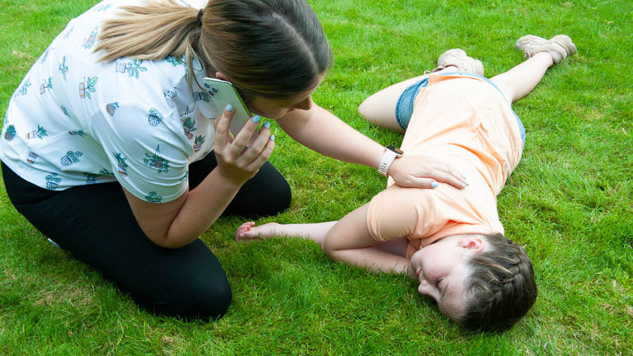 Using first aid skills from a paediatric first aid course